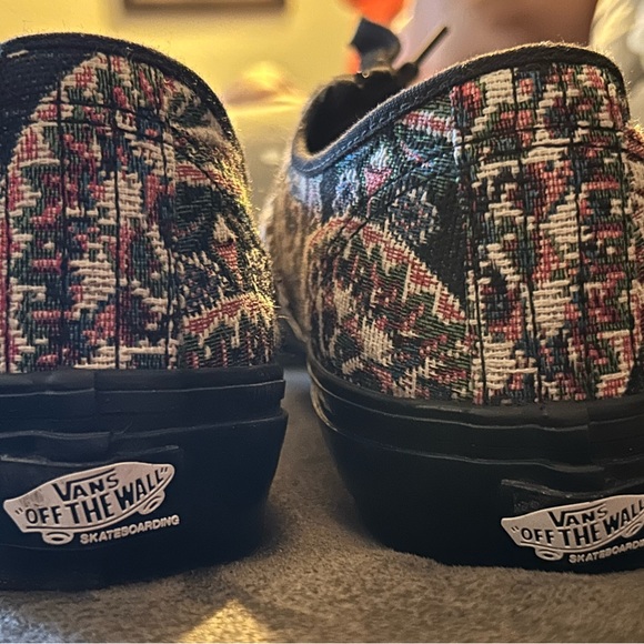 BRAND NEW Vans special edition paisleys - Picture 14 of 16